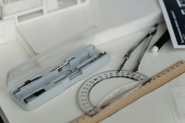 Découvrez le rapporteur transporteur 180 degrés de Lyreco !